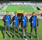 Matti Roth (2. oik.) Vaasan jalkapallostadionilla 2.10.2022. Kuvassa myös Jukka Honkanen (vas.), Toni Pohjoismäki ja Mikko Alakare. Kuva: Jukka Honkasen kotialbumi.